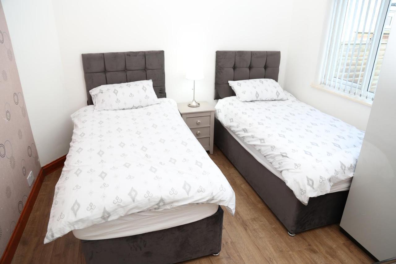 Cosy 3-Bed Bungalow Nec Airport Close To Amenities Бірмінгем Екстер'єр фото